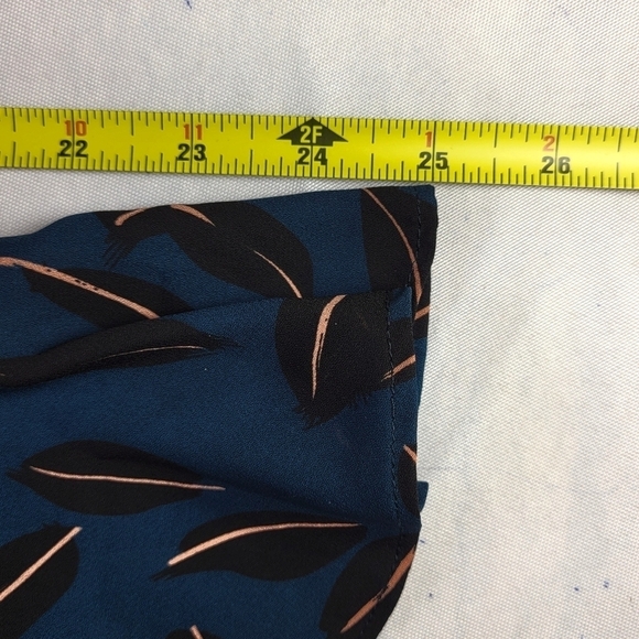 CAbi Shadow Leaf Blouse Size M Long Bell Sleeves V Neck Chiffon Pullover Relaxed - Picture 11 of 13